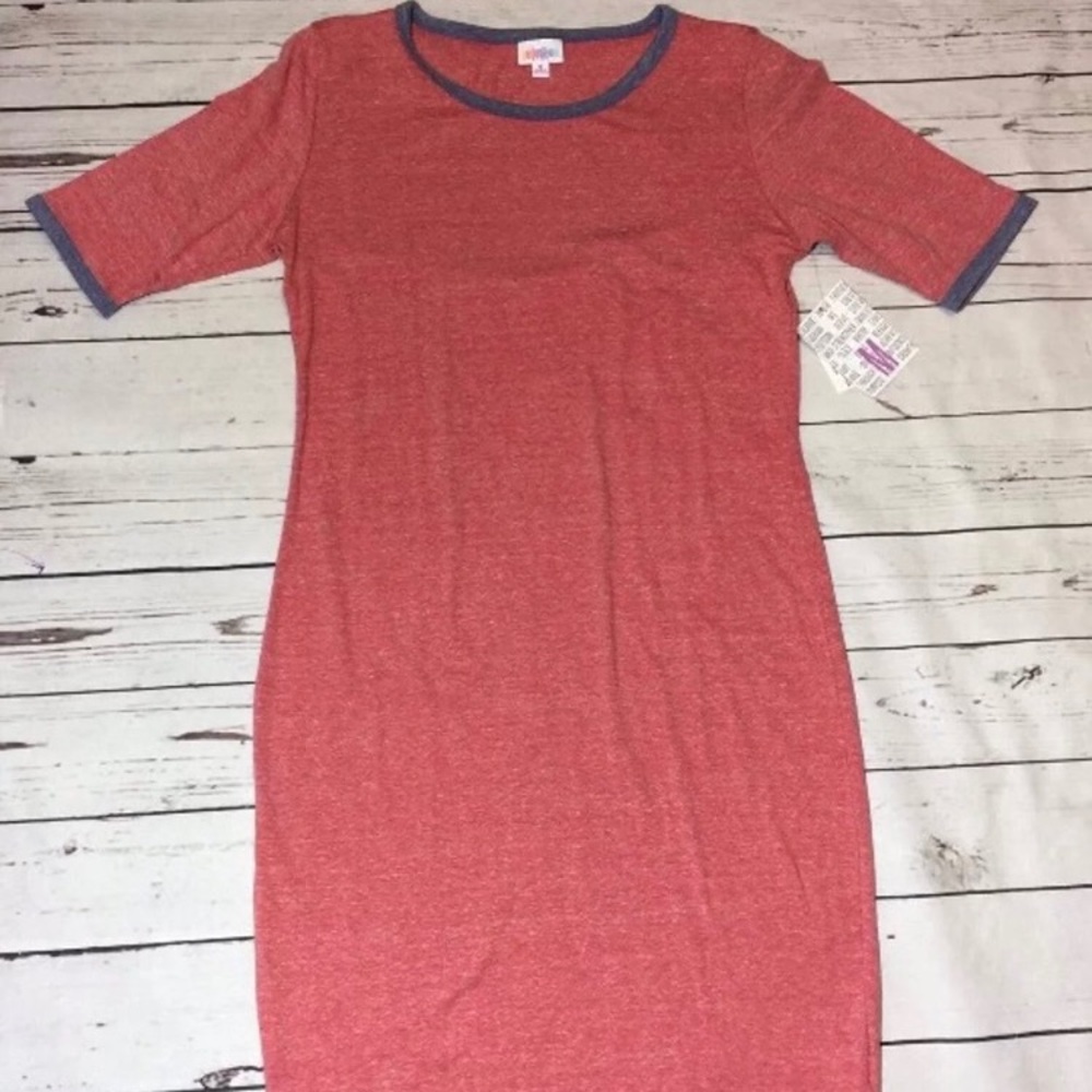 LuLaRoe M Julia red with blue ringer NWT